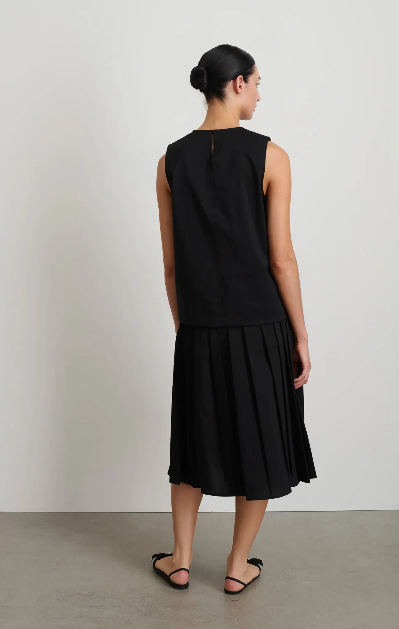 B Sides Eve Pleated Skirt in Black